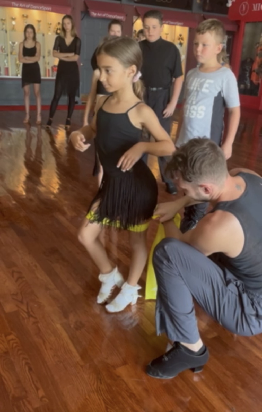 Basic ballroom dance steps techniques